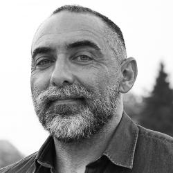 Headshot of Andrew Criss