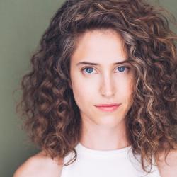 Hannah Gold Heashot